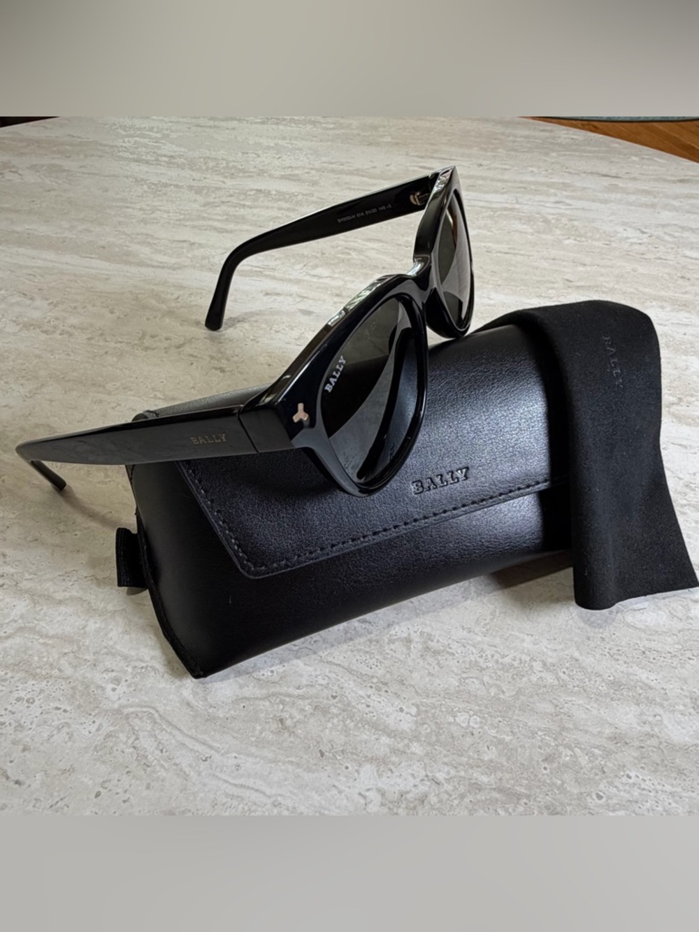 BALLY BY0033-H Unisex Black Sunglasses *MINT